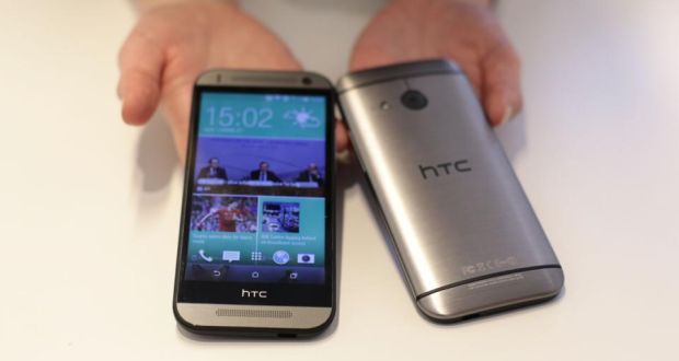 Фотография HTC one m8 с двух сторон